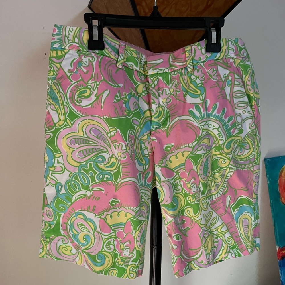 Lilly Pulitzer Avenue shorts Chin Chin print